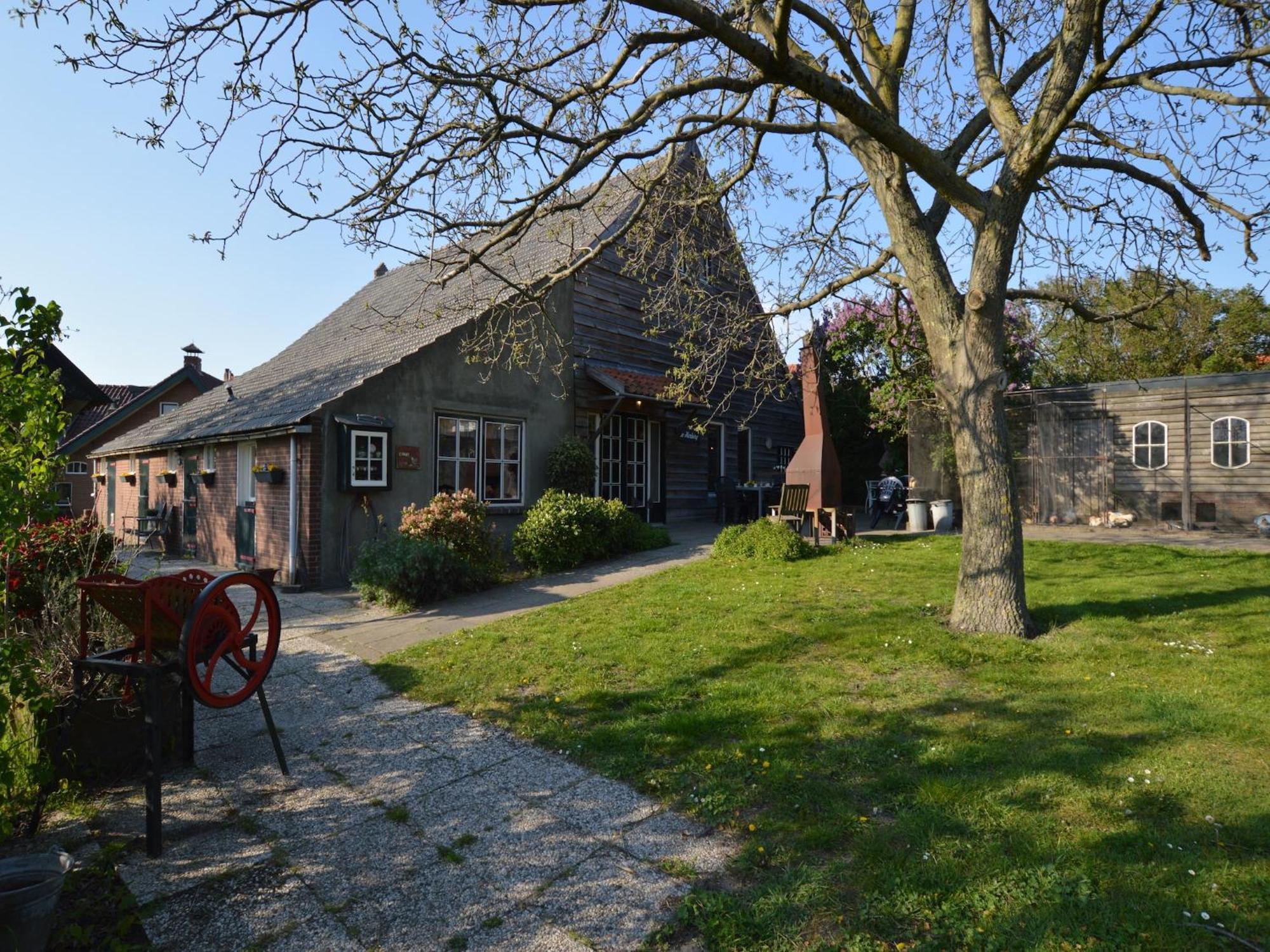 Cozy Holiday Home In Bergen Op Zoom With Garden Exterior foto